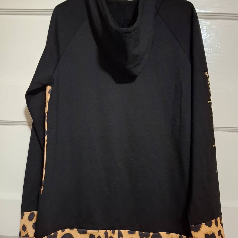 Simply Southern Leopard Print Hoodie - Black and Tan - Picture 4 of 4